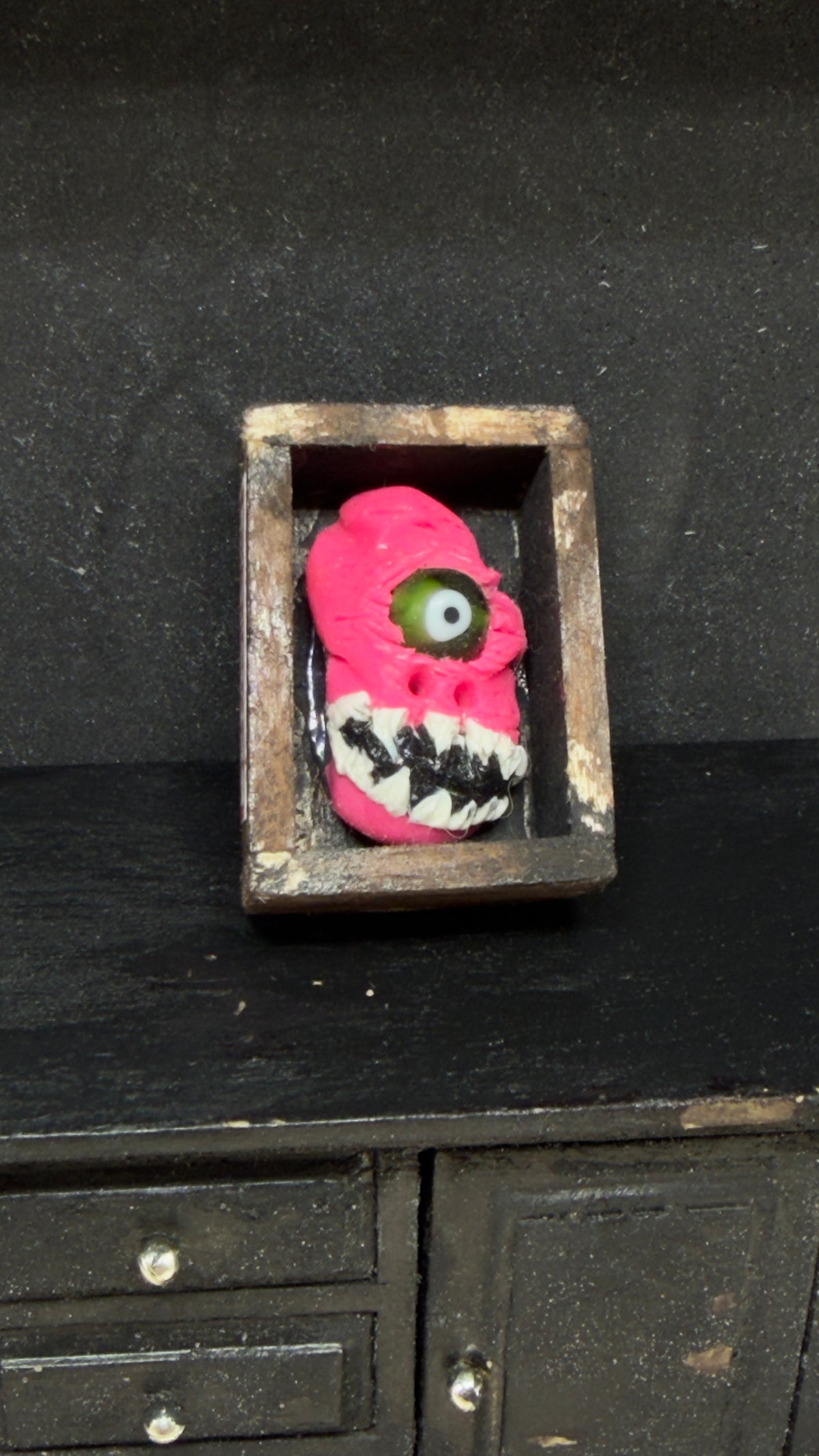 Live Experiment: Gum Chews Back Monster Miniature