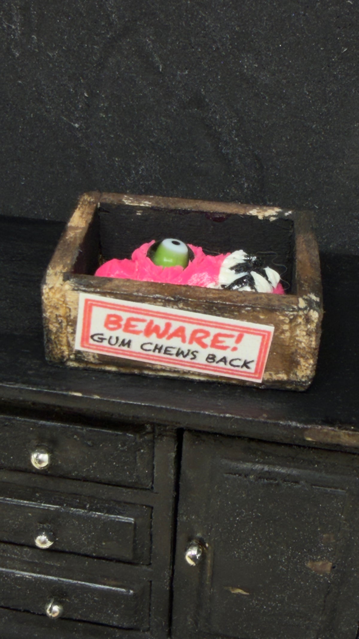 Live Experiment: Gum Chews Back Monster Miniature