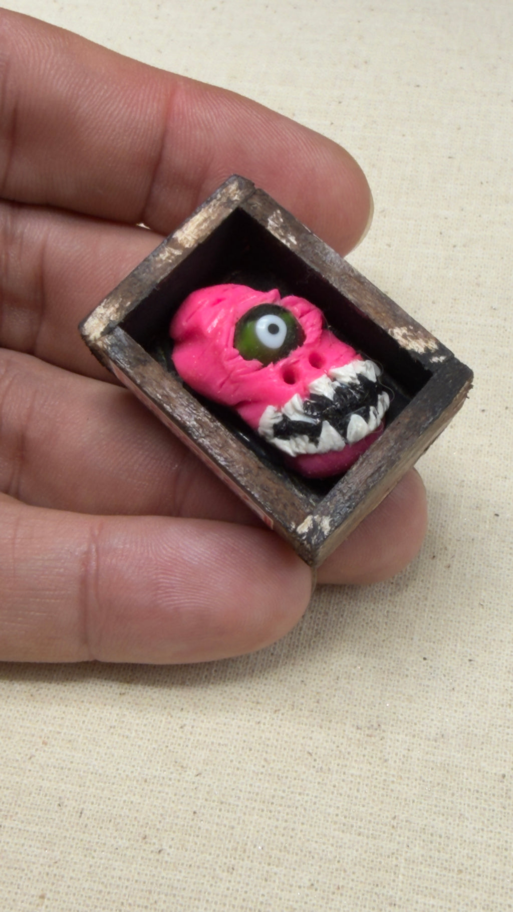 Live Experiment: Gum Chews Back Monster Miniature