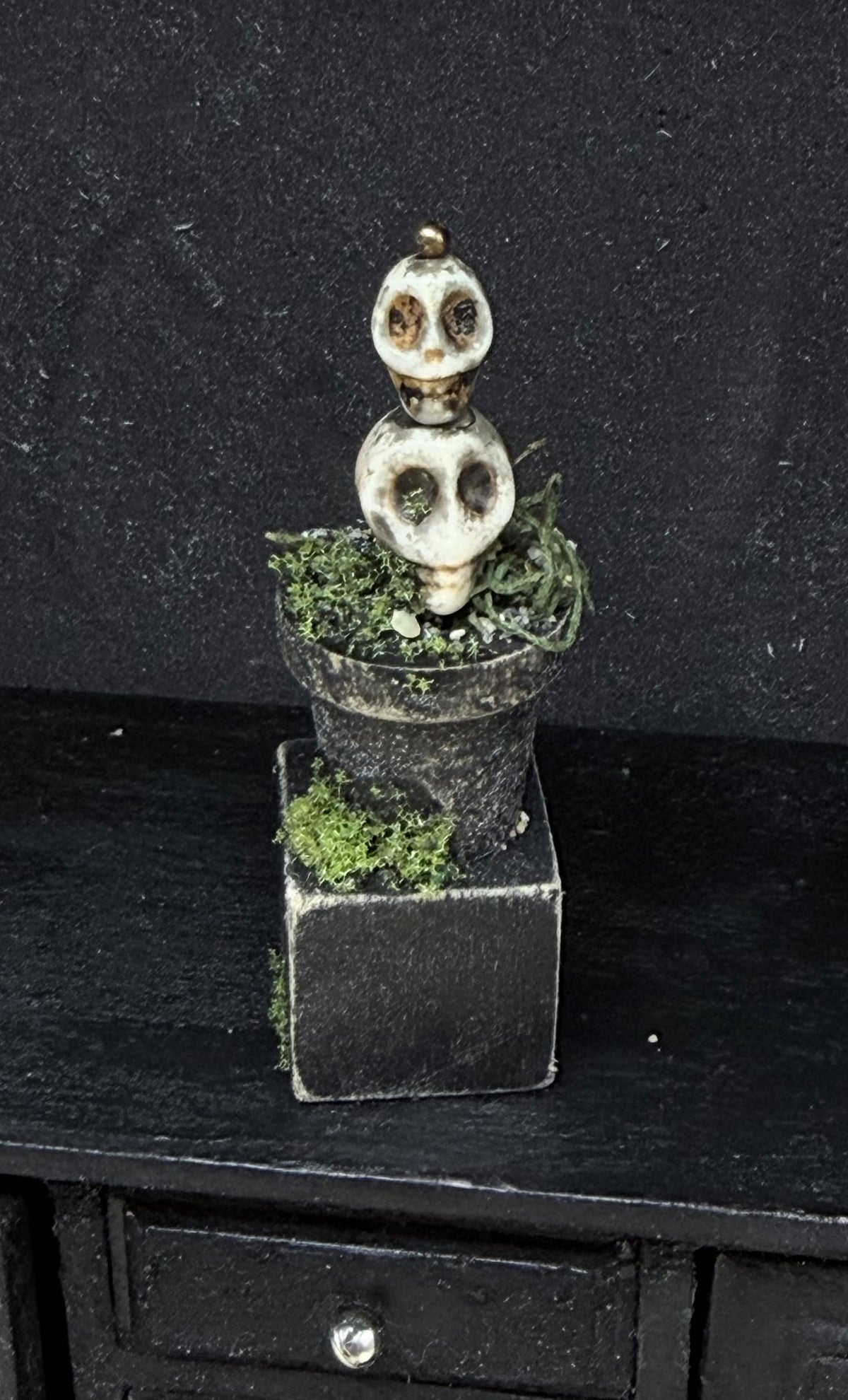 Skull Topiary Miniature — Double Stack