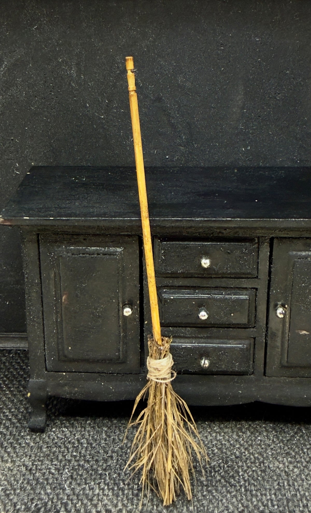The Besom — 1:12 Miniature Witch's Broom